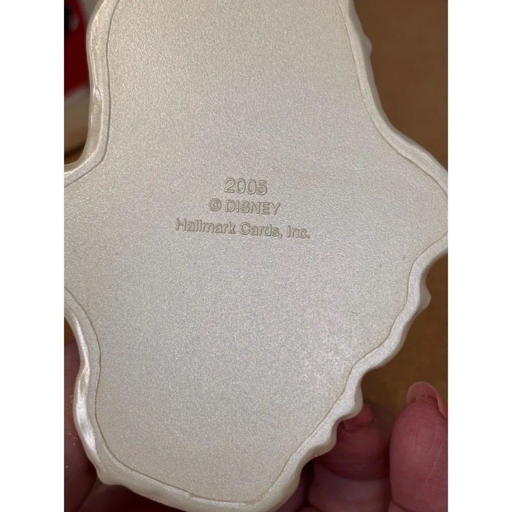 Hallmark Keepsake 2005 Disney Winnie the Pooh Tigger Bounce Practice Ornament